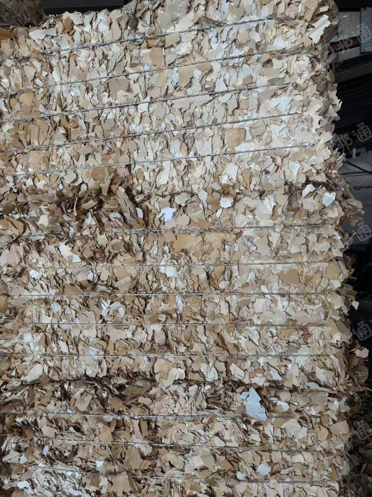 出售破碎无膜皮革纸，现货有一车