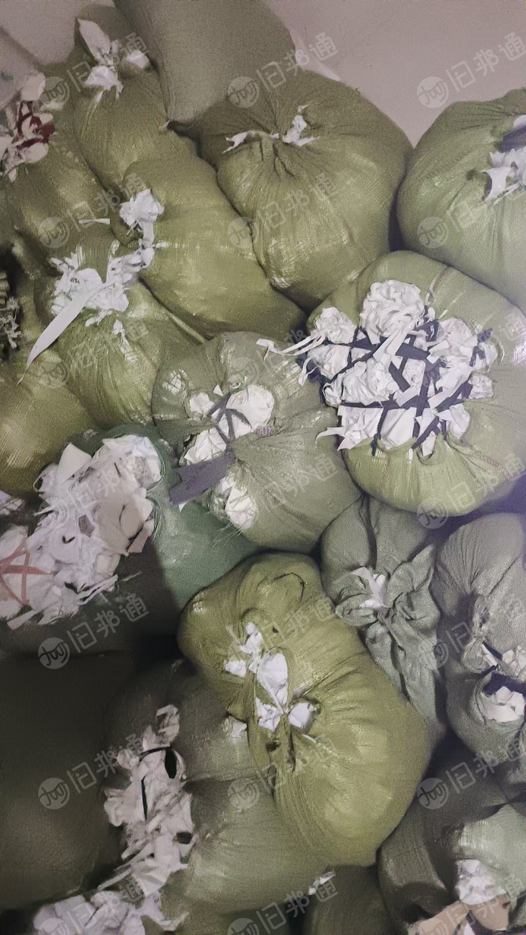 长期大量出售各种废布开花料，涤棉废布，纯棉废布，涤纶废布，白色，麻灰，漂白各种颜色开花料