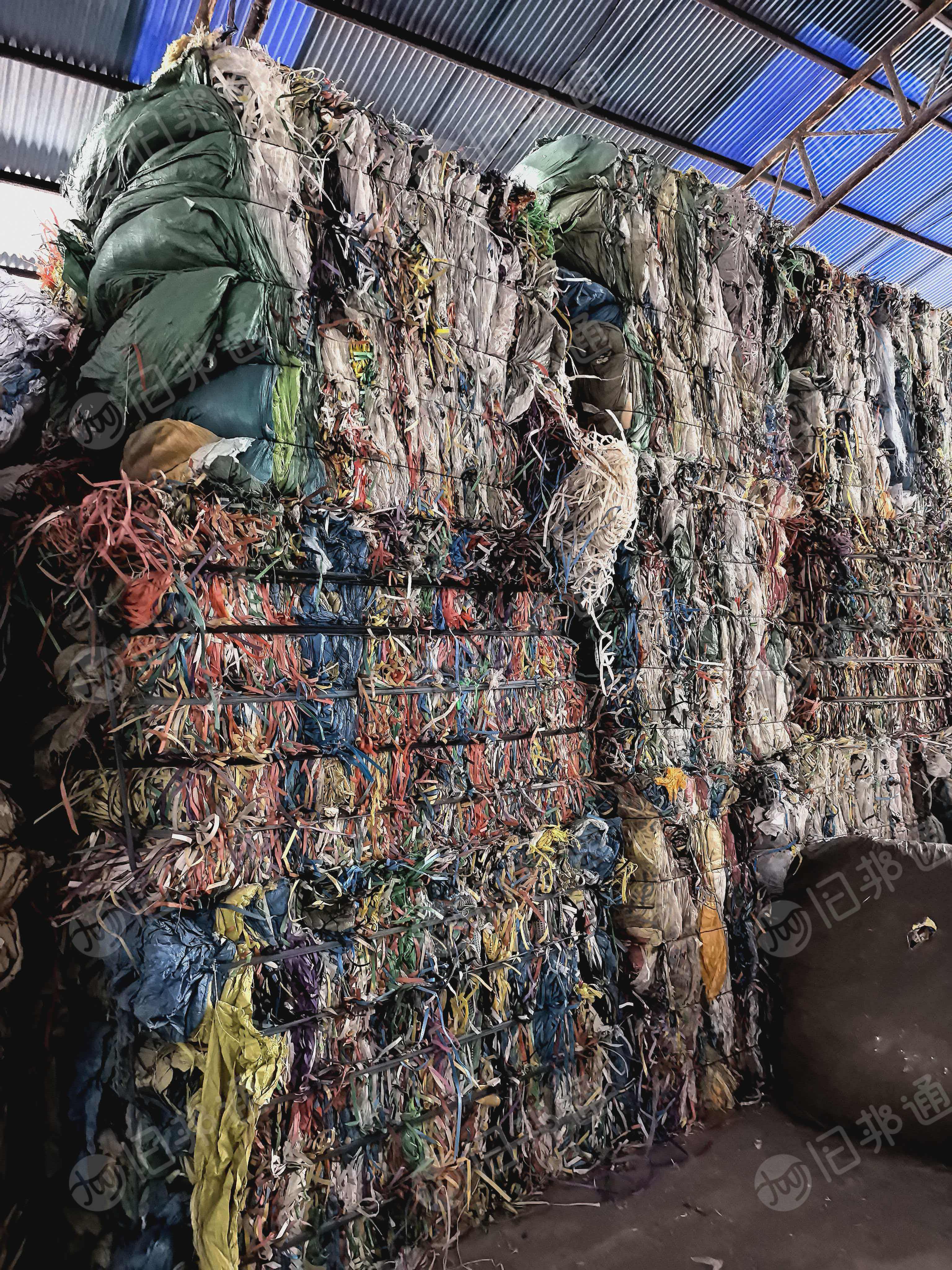 长期出售纺织厂下来的PP打包带废料，无铁扣，漂沉混合