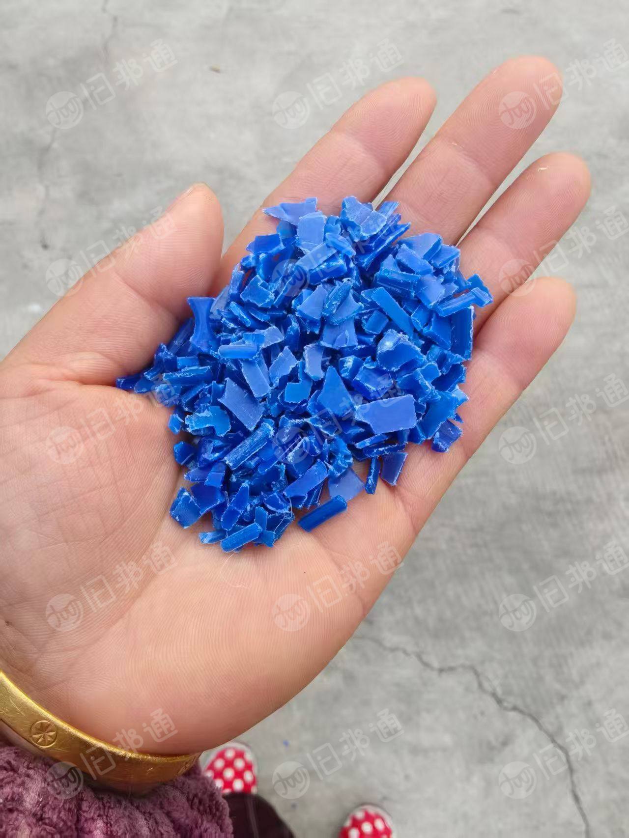 出售PP蓝色水果筐破碎料，现货10来吨