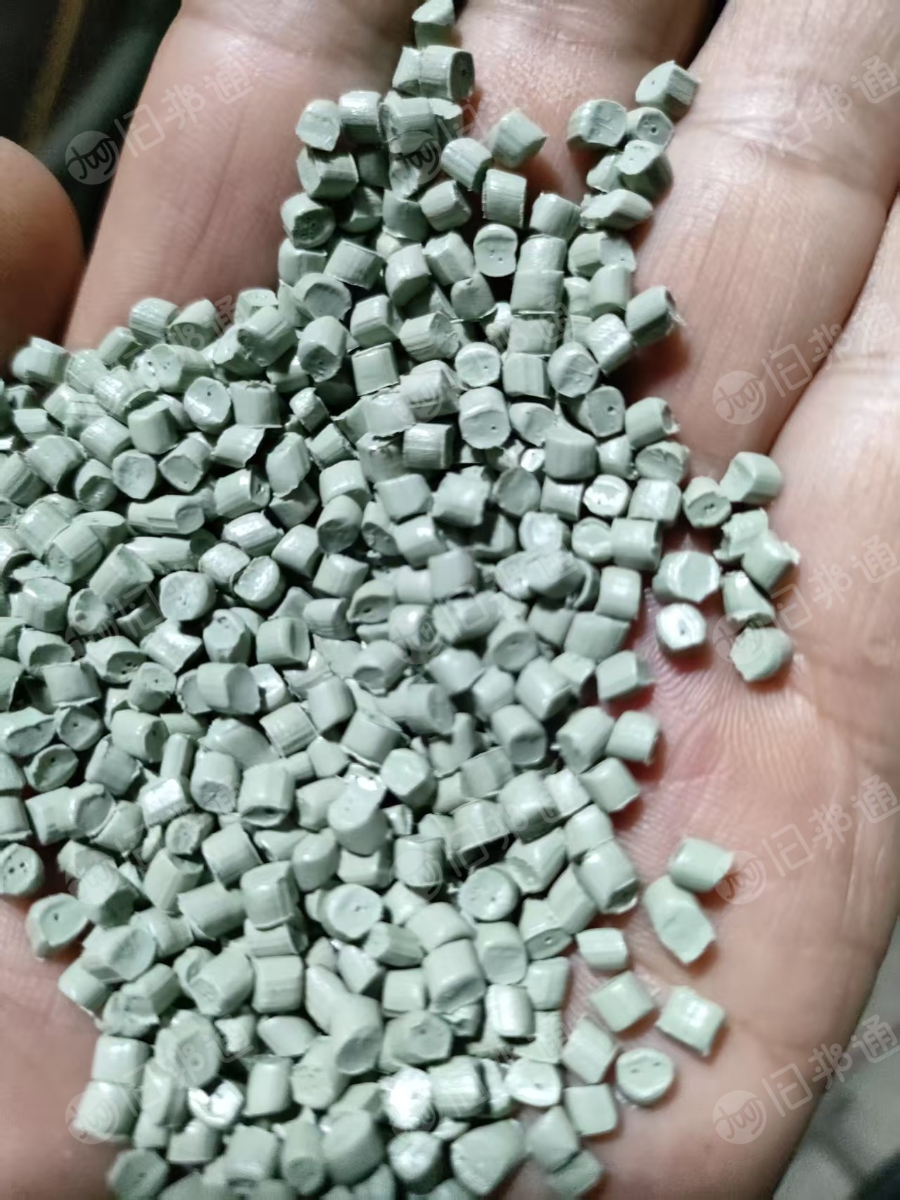 出售高压颗粒，过2张60目，2张100目，长期有货，可以用来吹膜的