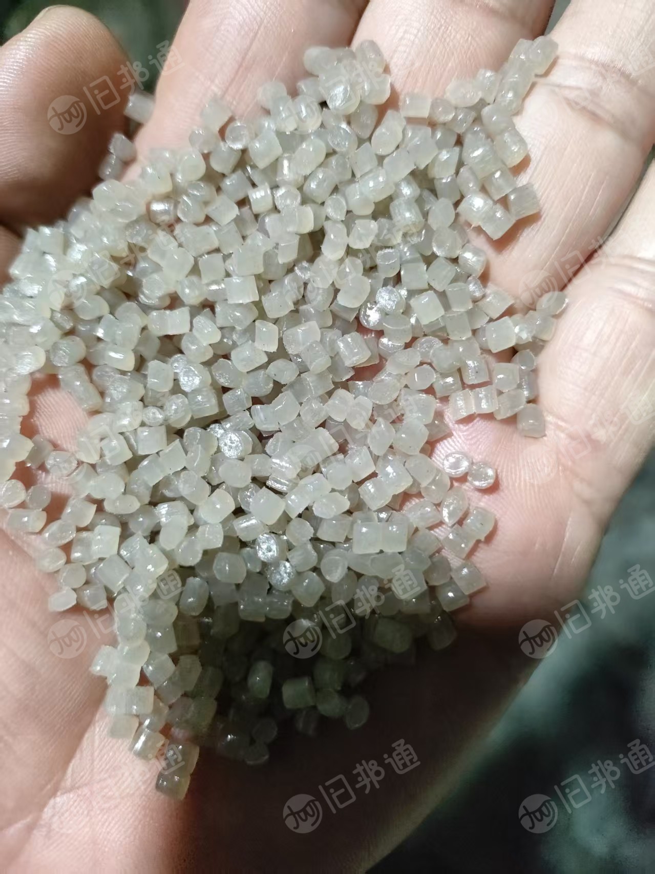 出售高压颗粒，过2张60目，2张100目，长期有货，可以用来吹膜的