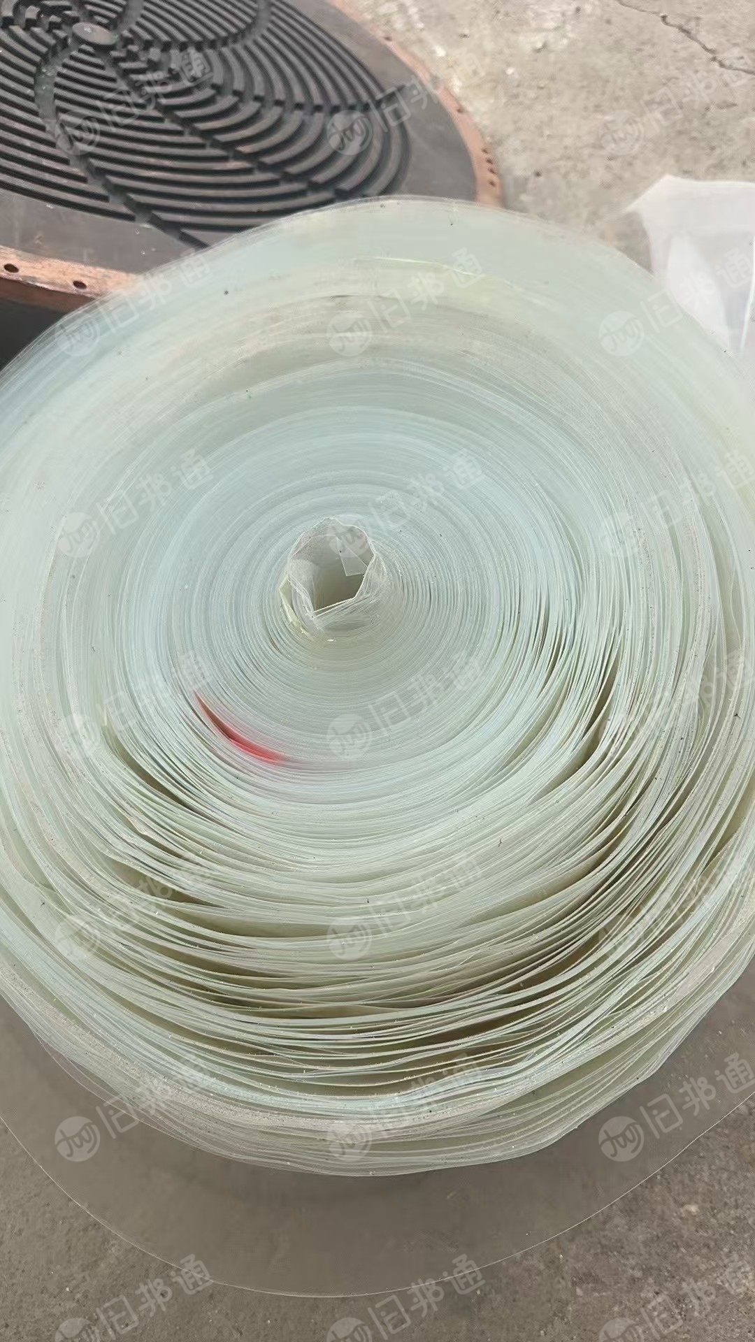 长期出售手机厂下来的PET复合膜废料，每月100吨左右