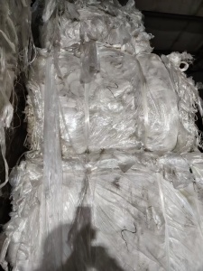 现货处理一批PEUD布，一层PE膜，一层PE高强纤维，现货十几吨，货在河北石家庄