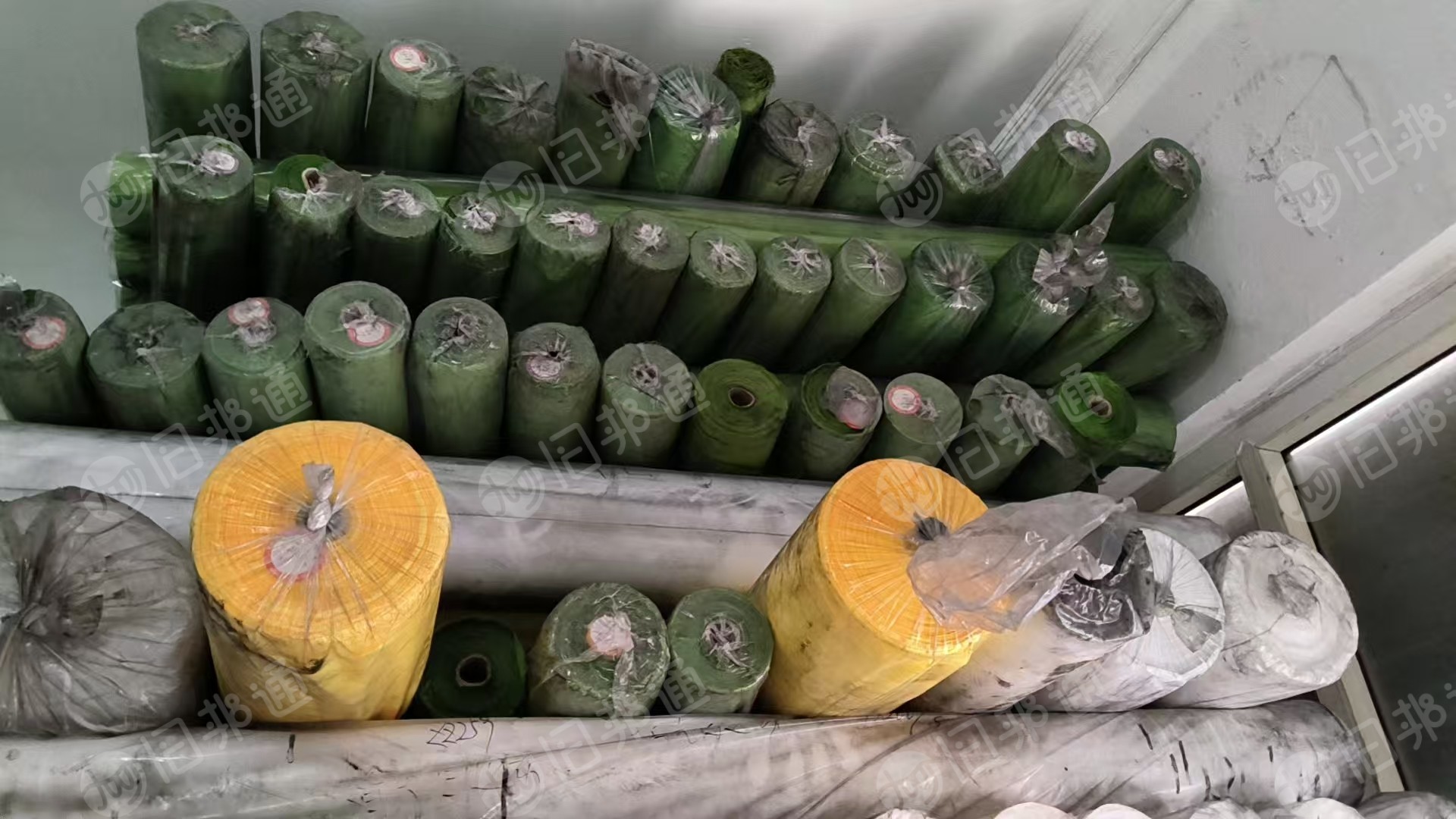 处理一批库存仿真花布库存春亚纺库存色丁布，门幅1米55-1米65，克重不一，统货出，现货7万码