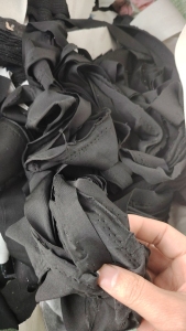 长期出售尼龙废布尼龙牛津布，带弹力不带弹力都有，统货出，每个月20吨，货在广东韶关