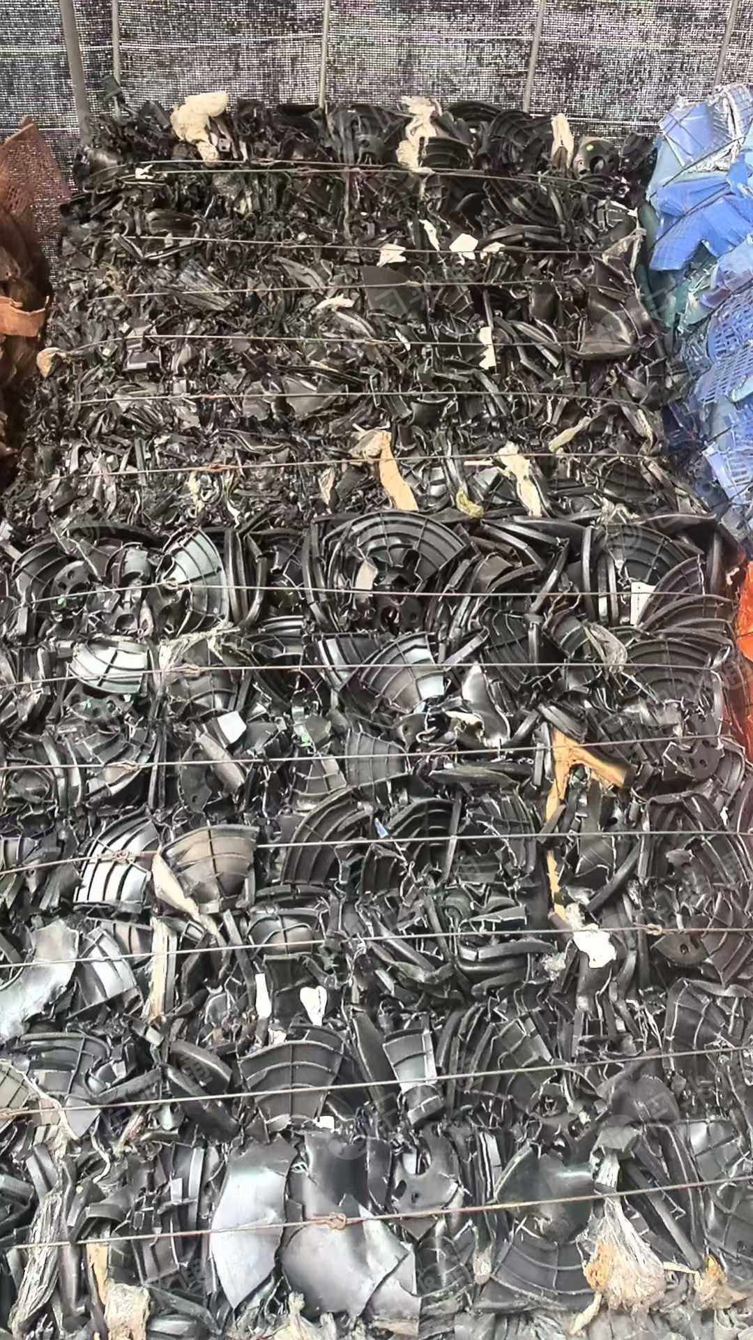 求购PP黑丙压块，托盘废料，破碎用