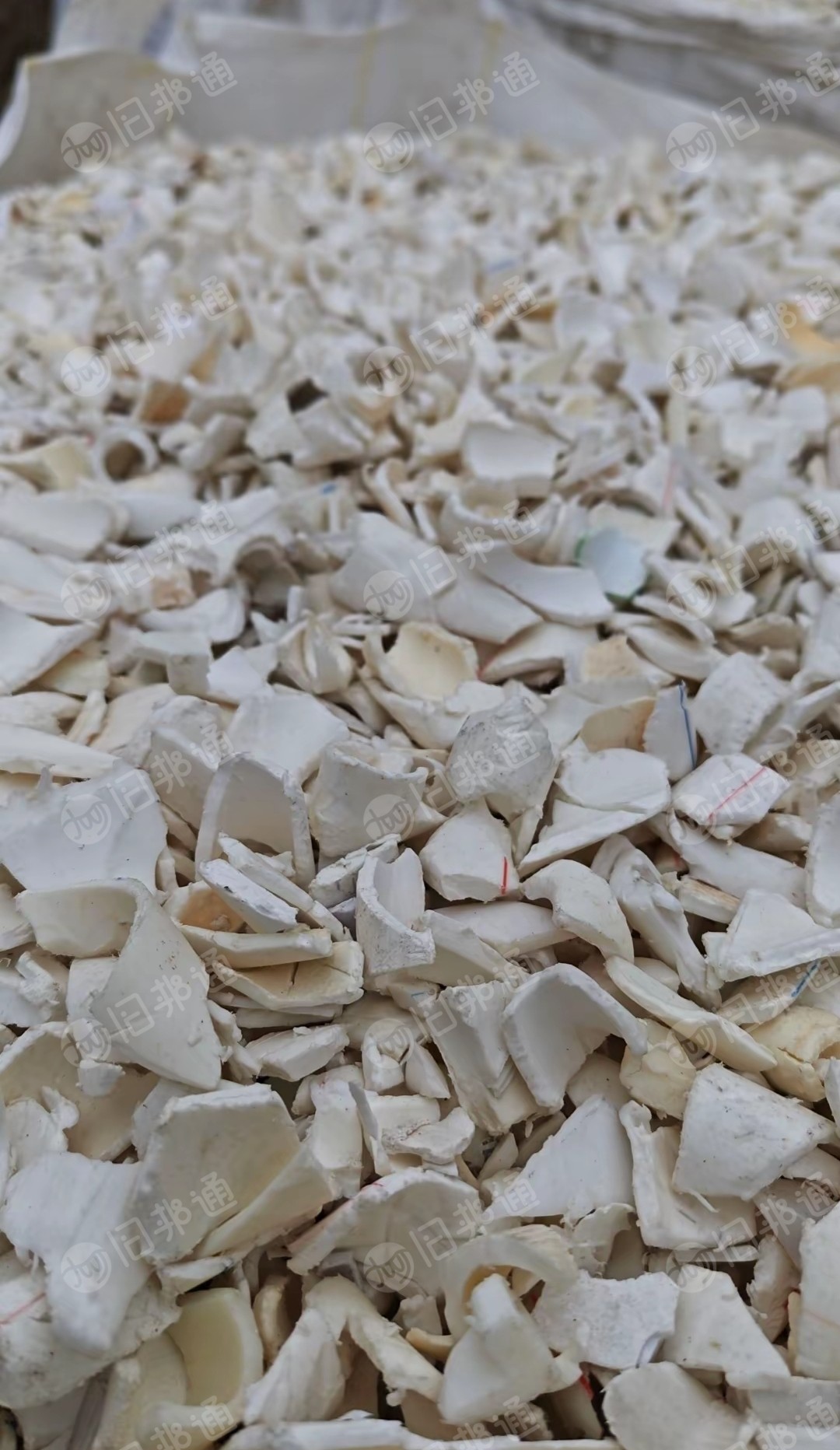 出售PPR管破碎料，白色，杂色都有