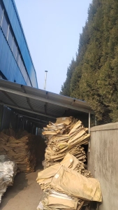 厂家出售钛白袋子、牛皮纸袋、编织袋，牛皮纸塑袋现货一万多条