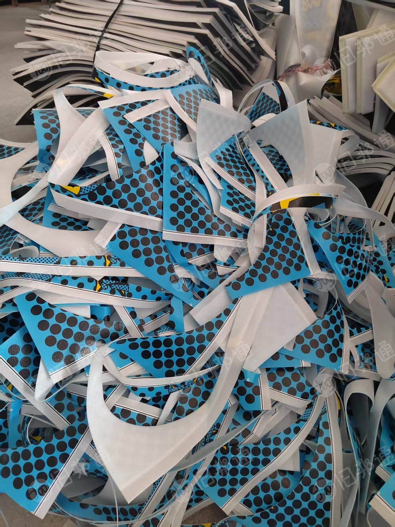 厂家出售滑雪板边料，PE、EVA混合，长期有可以免费送