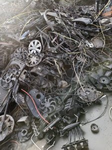 出售汽车尼龙废料，处理干净的纯尼龙毛料