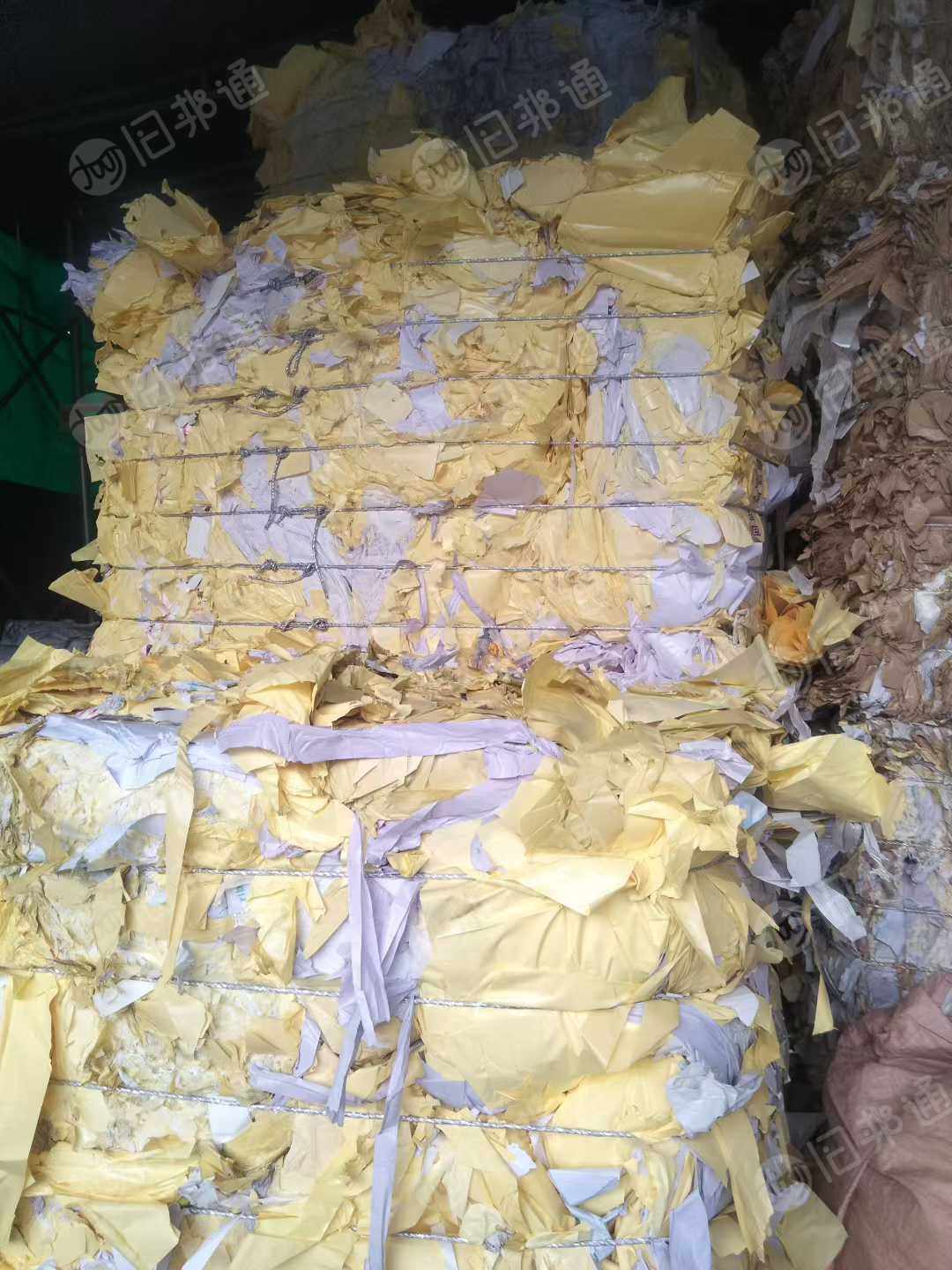 长期出售黄白淋膜纸废料，单面膜