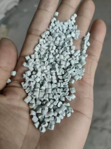 出售纯乳白袋颗粒，水洗料，过100网，现货10吨左右