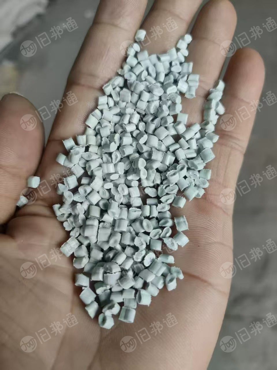 出售纯乳白袋颗粒,水洗料,过100网,现货10吨左右