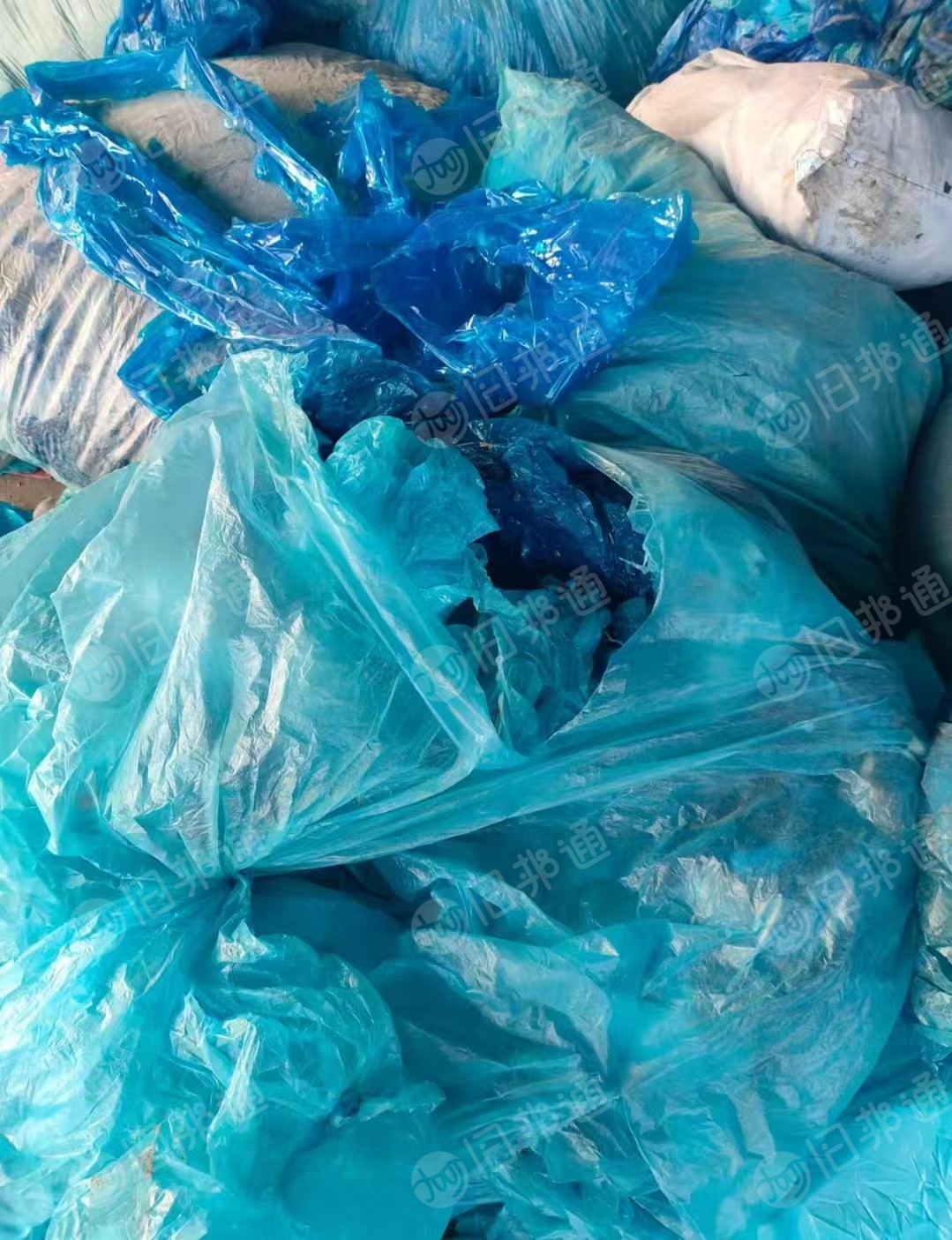 长期出售三级胶纸，二级胶纸，蓝膜，水洗料，现货10多吨