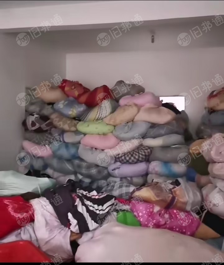 长期出售旧衣服黑料，下脚料，燃烧料，月供9.6米一车，货在福建厦门