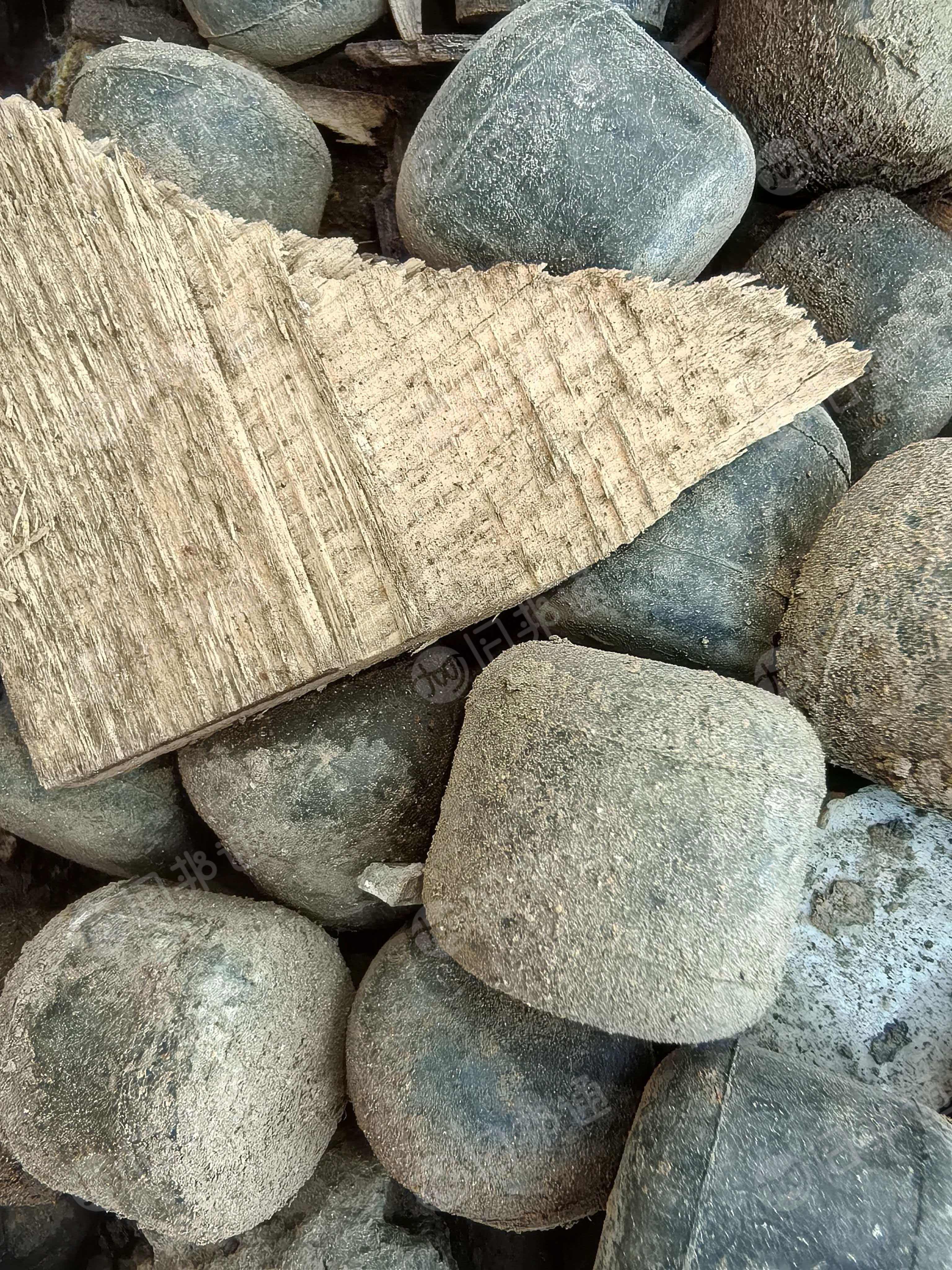 出售机械拆解下来的橡胶料