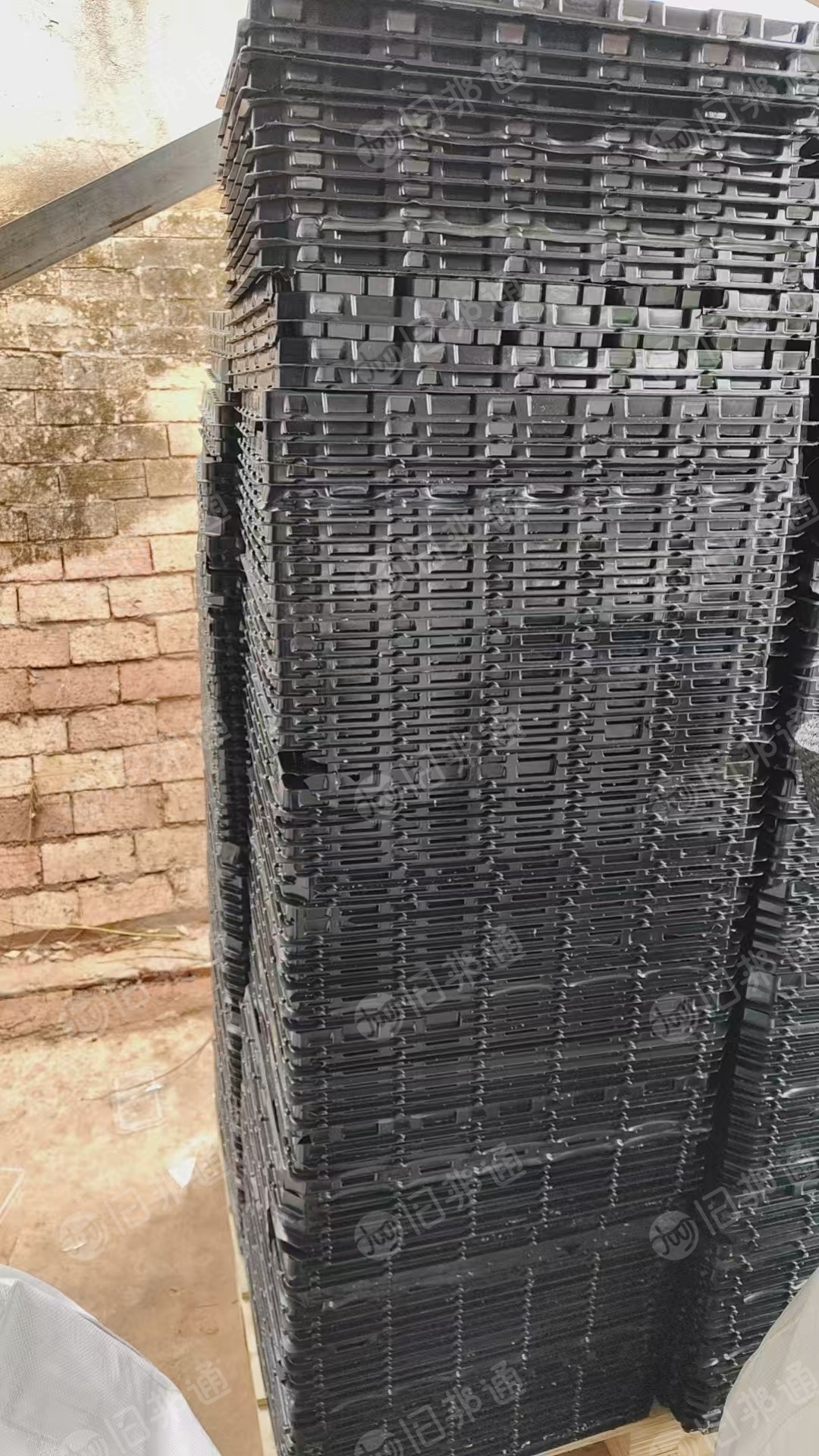 出售PET吸塑盒毛料，黑色透明色透都有，现货16吨，年供700吨