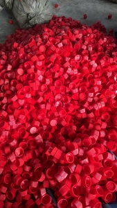 出售PE瓶盖废料，现货3.5吨