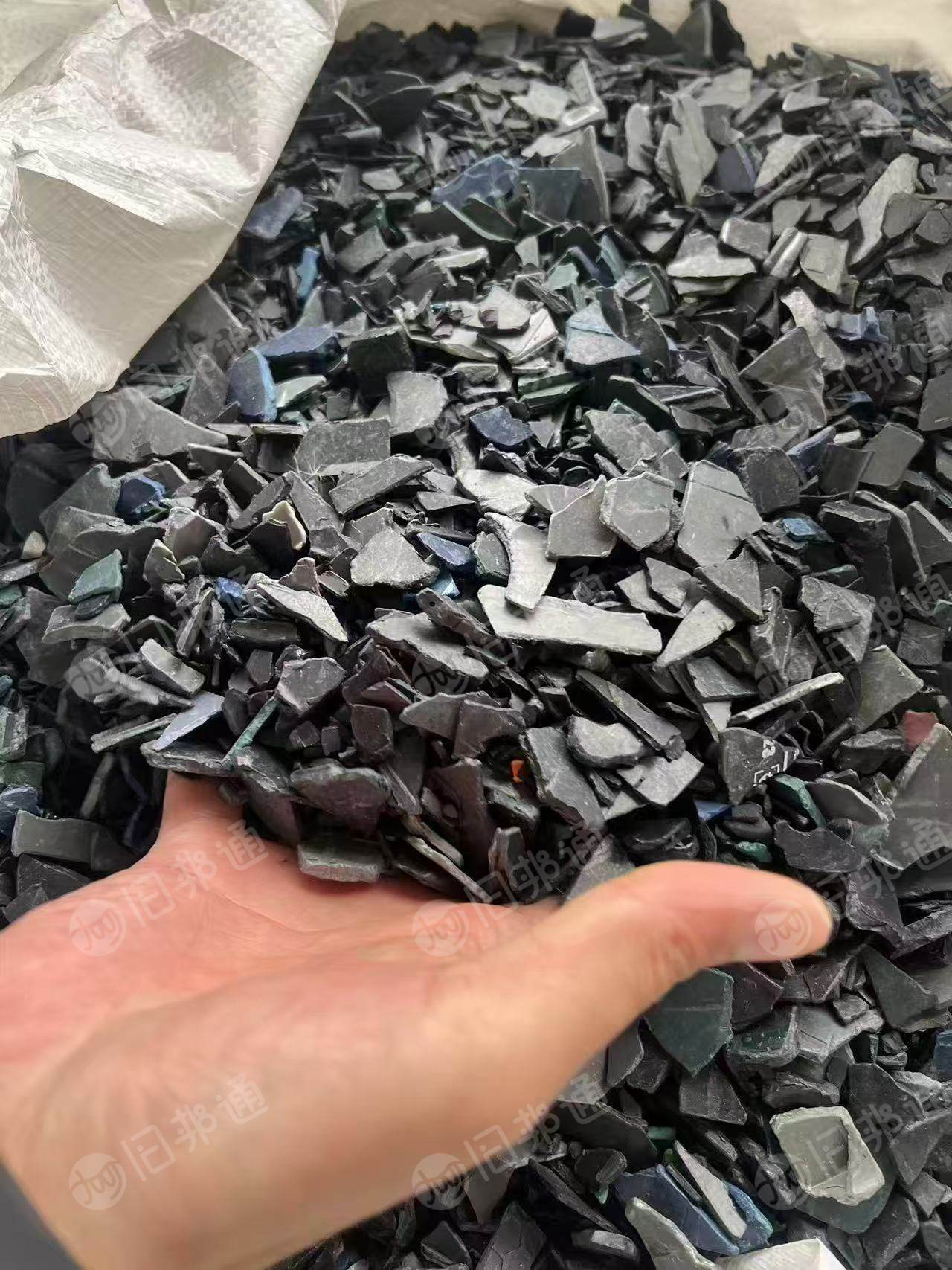 出售PP电瓶壳破碎料，冲击40个，清洗甩干，月供5/6百吨