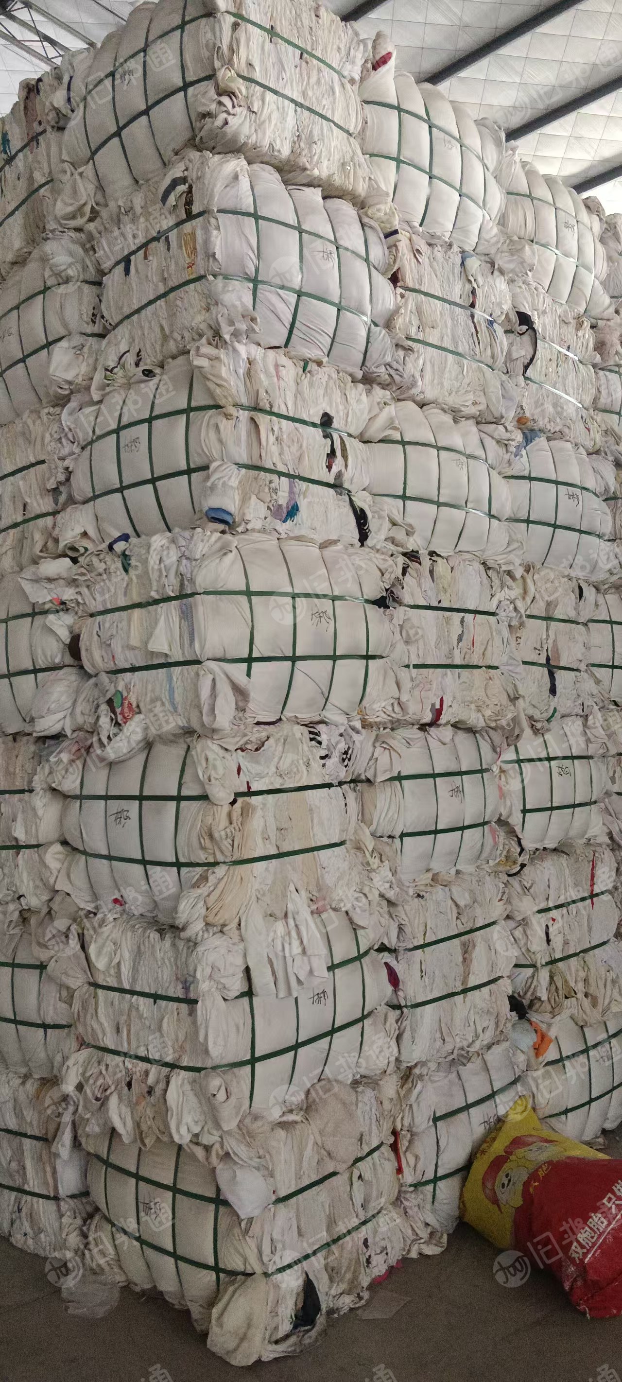 长期出售旧衣服大白，大白开花料，月供200吨