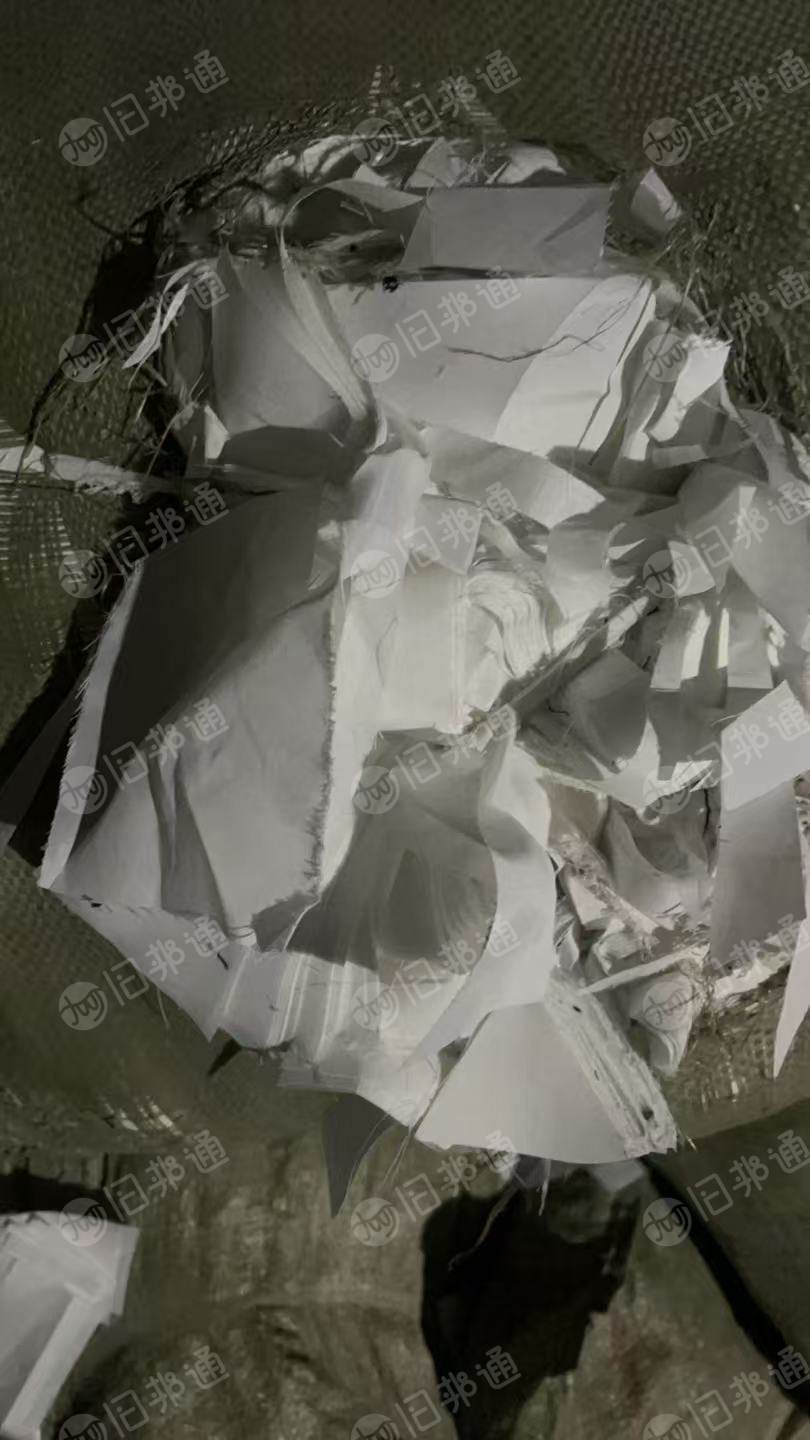 长期出售口袋布边角料，涤纶废布，白色开花料，现货有几十吨，货在湖南株洲