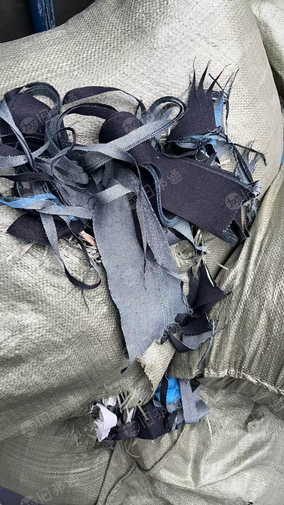 长期出售牛仔废布，牛仔碎布，统货出，现货有60吨，货在湖南株洲