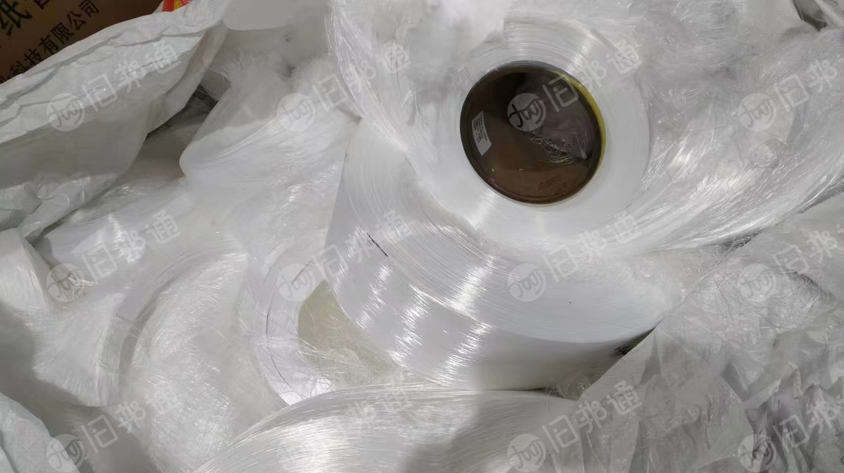 长期出售锦纶废丝，尼龙废丝，有光半光单六双六都有，一百多吨，货在山东烟台