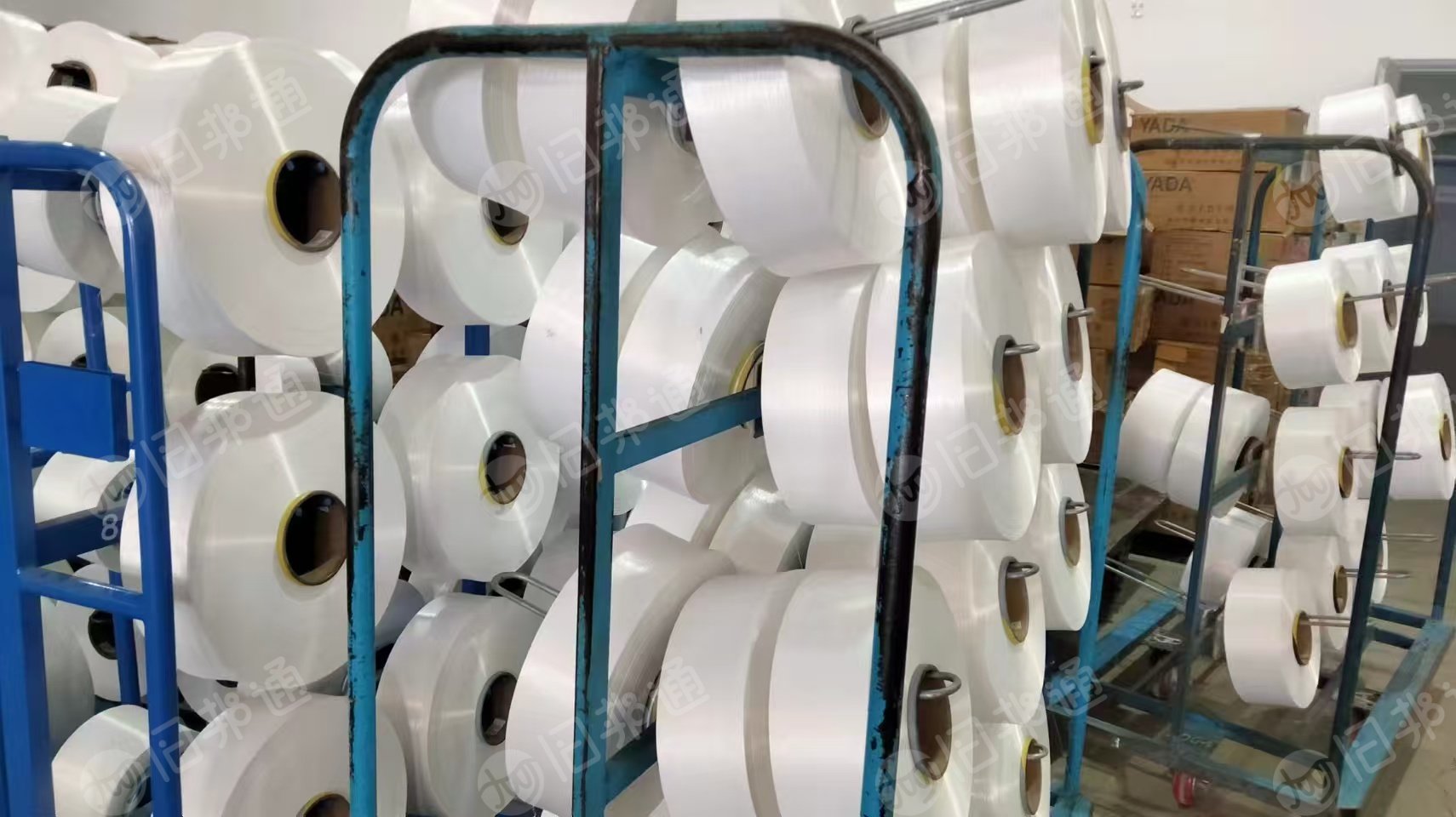 长期出售锦纶废丝，尼龙废丝，有光半光单六双六都有，一百多吨，货在山东烟台