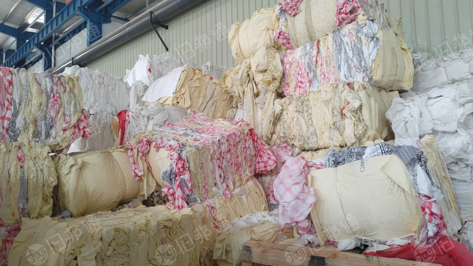 出售PE膜废料，一次性桌布，添加有百分之五十的钙粉