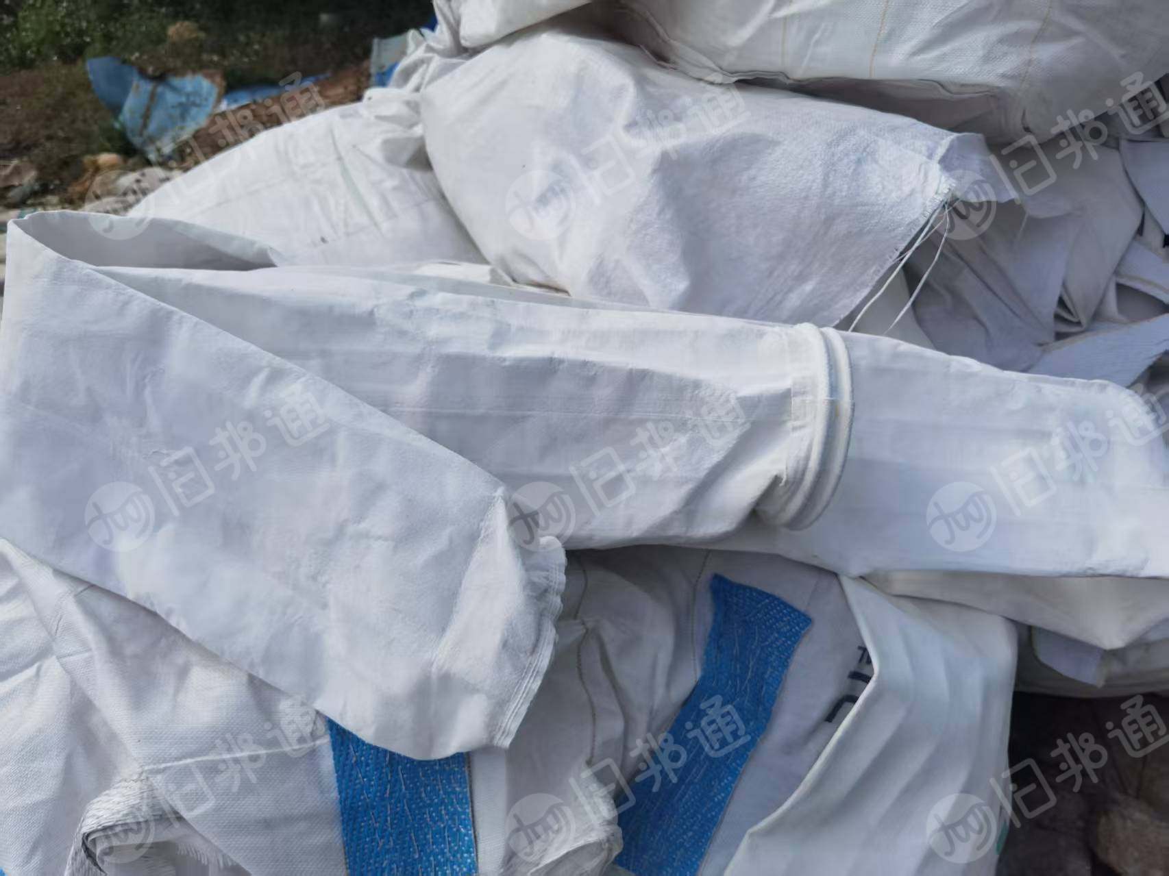 出售涤纶除尘布袋废料，厂里的货，现货7吨左右，应该是常温或低温的