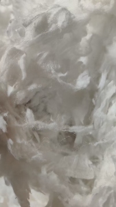 长期出售破碎好的纸尿裤，蓬松棉，热风无纺布，一破的，可以开花做热熔毡用，现货十几吨