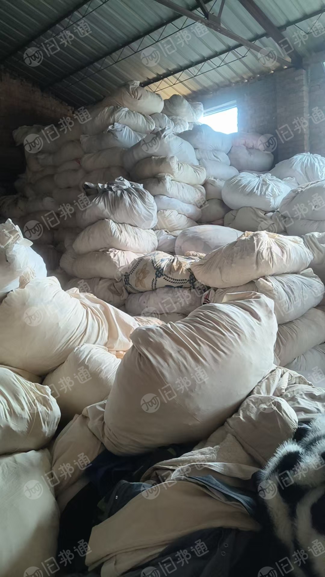 长期出售旧衣服大白，白料，开花料，现货只有七八吨，货在河北衡水