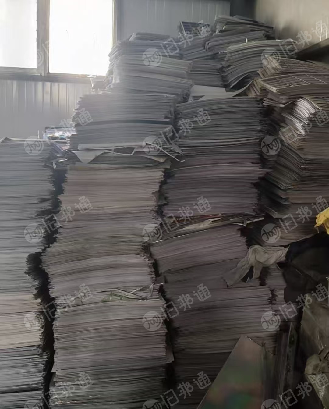 厂家出售pvc会员卡边角料，pvc卡框边角料，现货10多吨