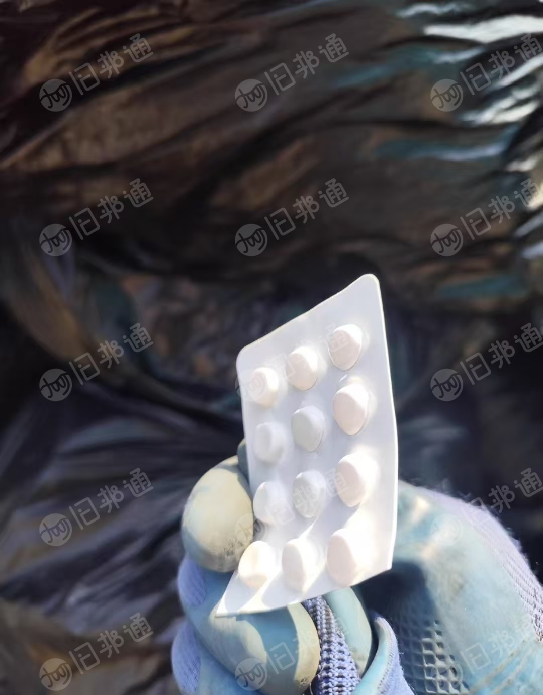 长期出售药盒片剂废料，铝塑药板边角料，一面铝箔一面pvdc