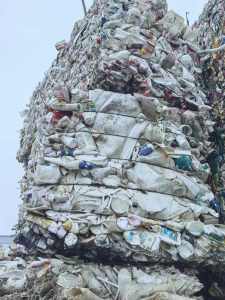 长期出售白乙压块，生活料，现货10多吨