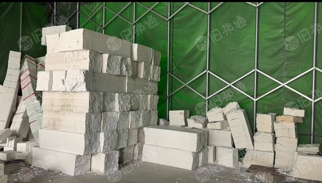 长期出售泡沫冷压块，厂货和社会料混和，现货19吨