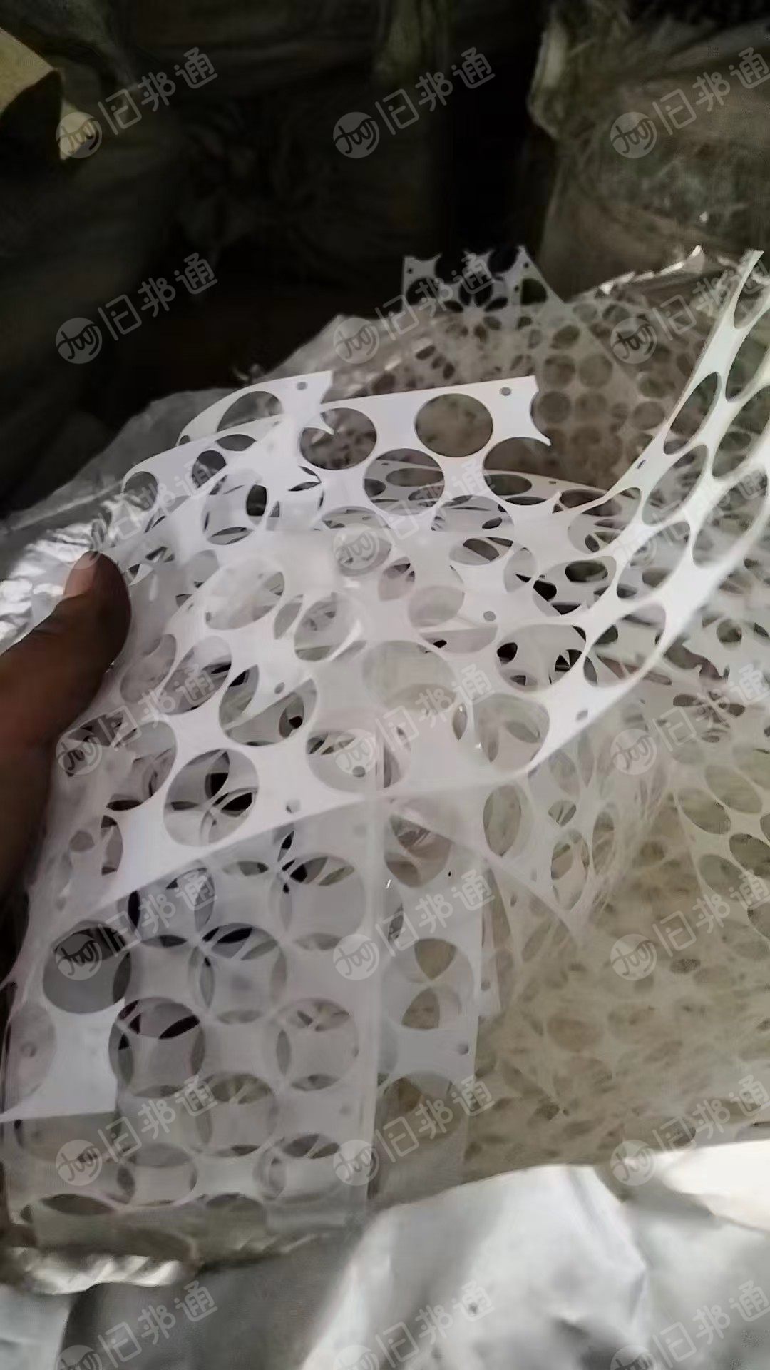 长期出售电子厂下来的pet电机膜，白色蓝色都有，白色占比多