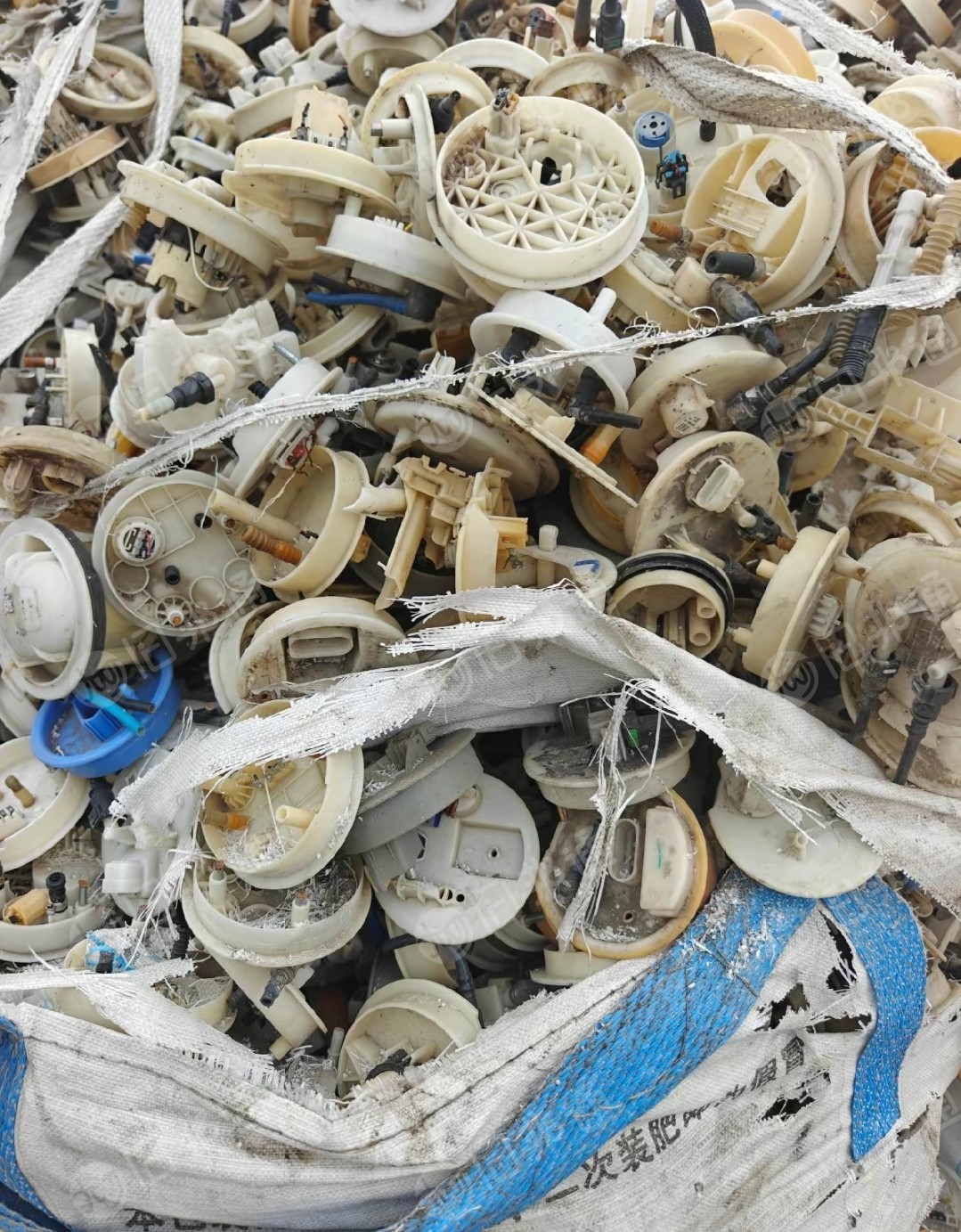 出售聚甲醛POM废料，现货十几吨