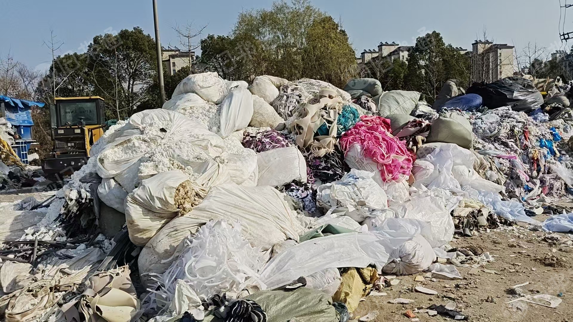 出售可燃烧的家纺下脚料，月供400多吨