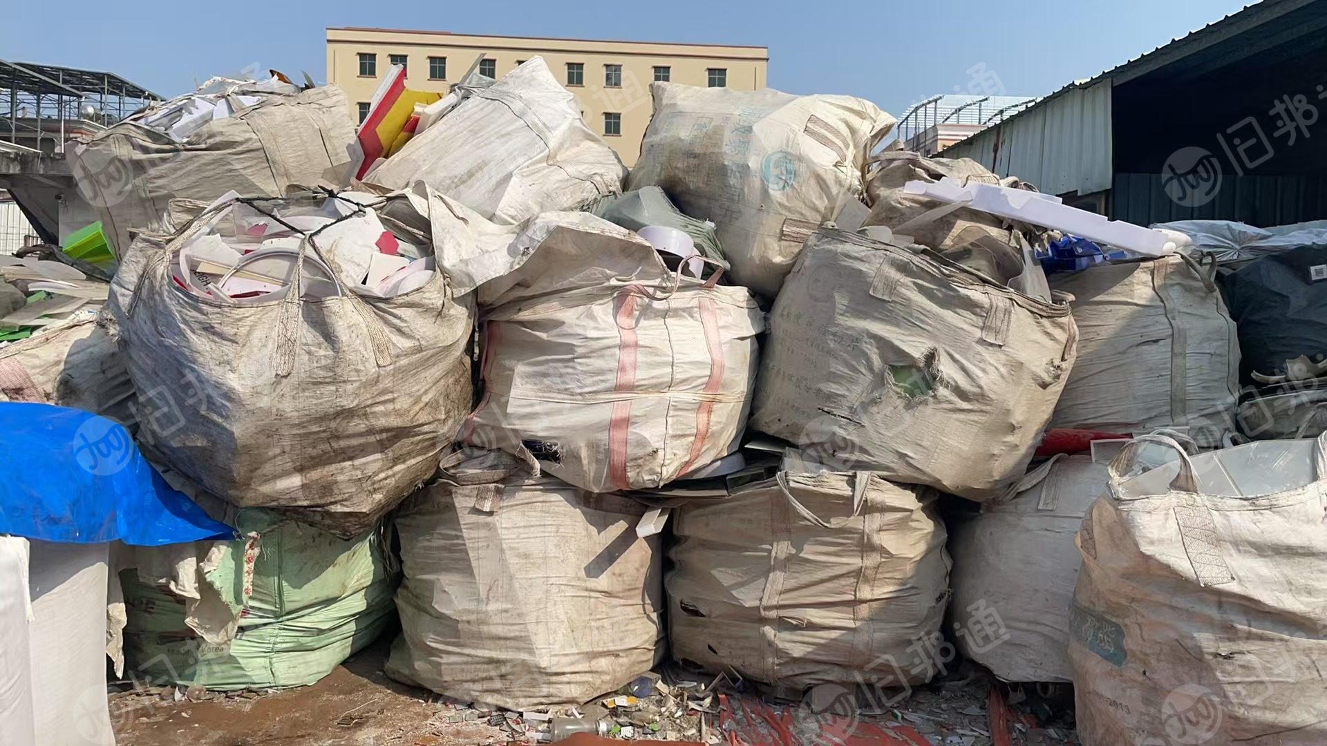 出售社会料分选出来的亚克力废料,现货七八吨,长期有货