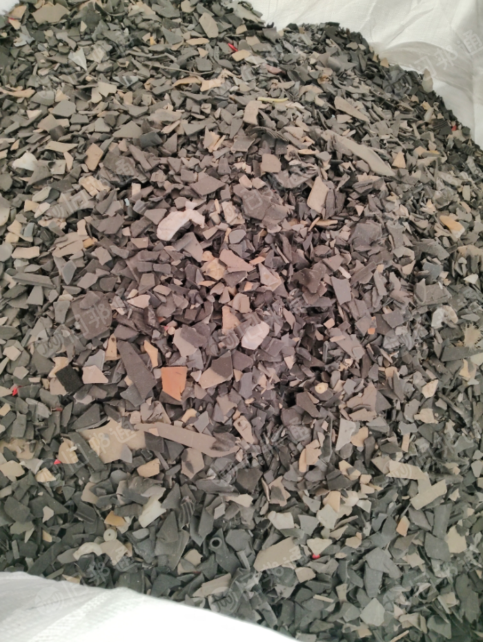 出售PP汽车内饰破碎料，有清洗甩干，月供八九百吨