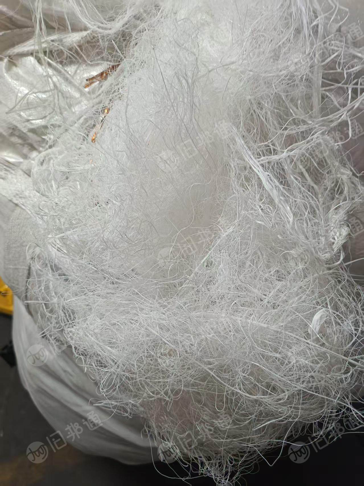 长期出售单6锦纶废丝，尼龙废丝，有光丝，无光丝跟浆块一起走，含10%的水分，月供百来吨