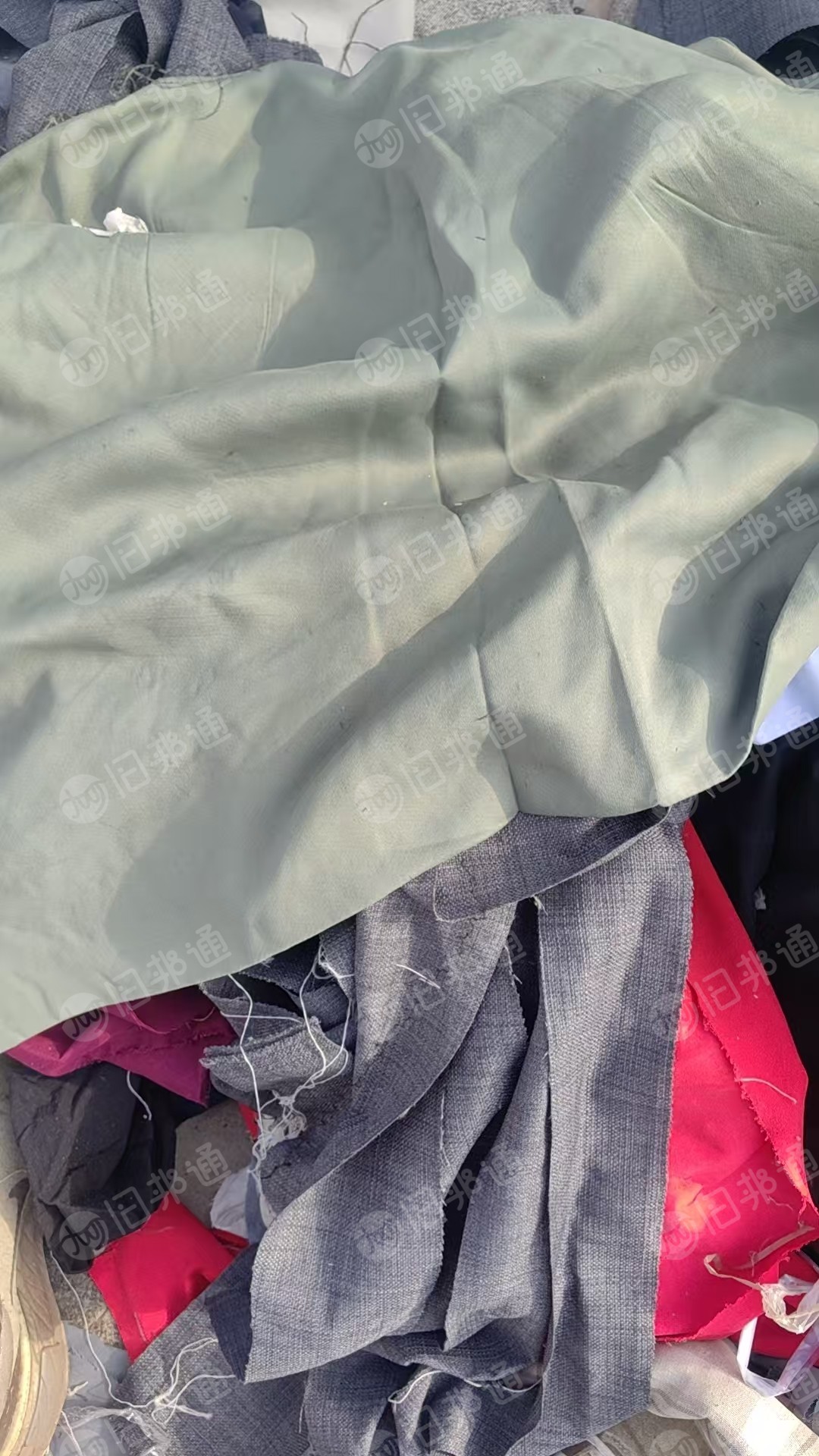 长期出售废布，废纱，统货走，什么材质都有，化纤占比比较多，现货几十吨