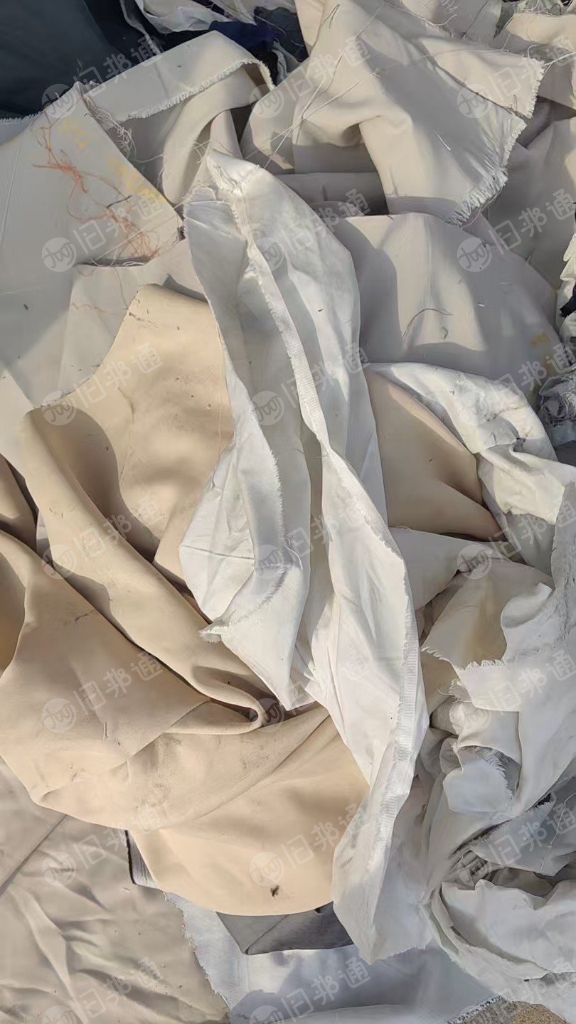 长期出售废布，废纱，统货走，什么材质都有，化纤占比比较多，现货几十吨