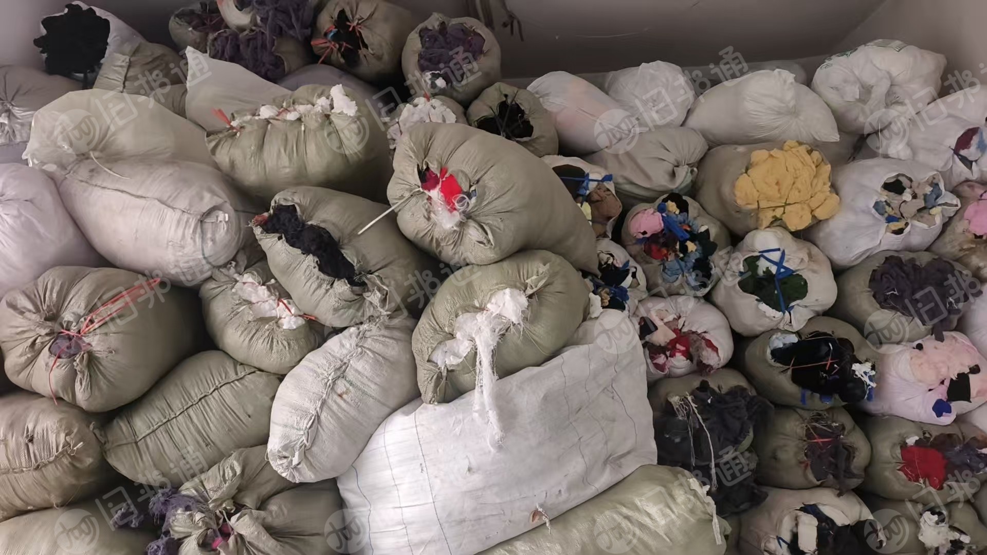 长期出售锦纶废丝,尼龙废丝,高弹丝,杂色,月供50吨,货在浙江嘉兴