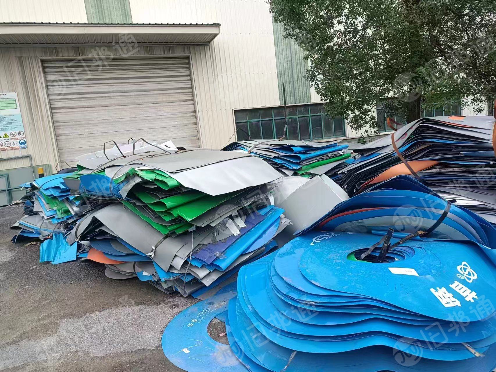 出售pe钢卷皮毛料，漂沉一起，也可以分开，月供60吨