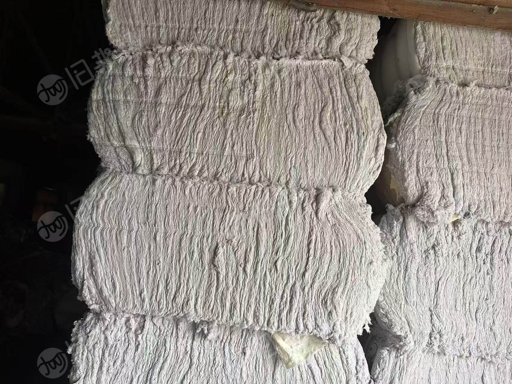 长期出售二白绗棉开出来的开花棉，现货40吨左右，货在江苏南通