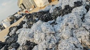 出售PVC胶水膜，苹果手机贴膜，现货20吨