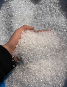 长期出售医用pvc滴管破碎料，干净无杂，透明度好，月供30吨左右